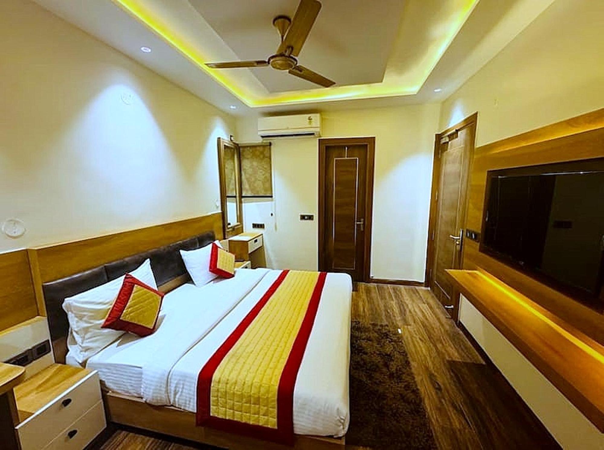 Hotel Vrinda Niddhivan ! Fully Ac, Prem Mandir At Walking Distance ! Just Near The Iskcon Temple Vrindāvan 외부 사진