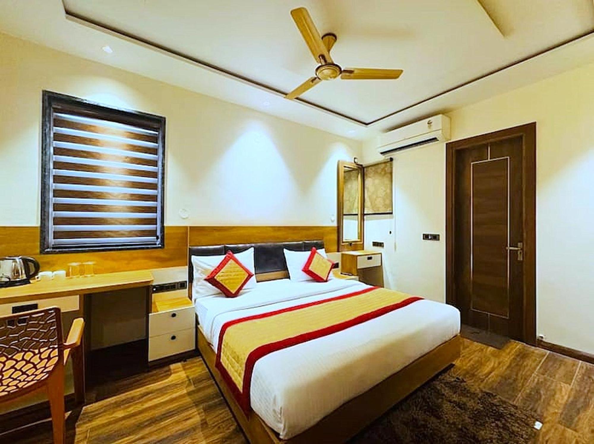 Hotel Vrinda Niddhivan ! Fully Ac, Prem Mandir At Walking Distance ! Just Near The Iskcon Temple Vrindāvan 외부 사진